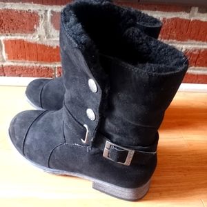 Bearpaw Suede Boots